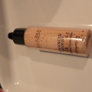 Brand new and sealed! Luminess Airbrush Foundation - Shade 020